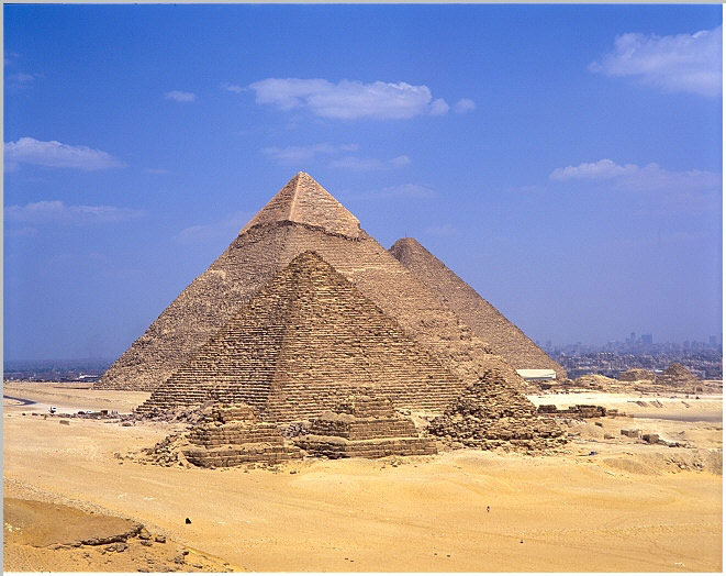 03gizaPyramids
